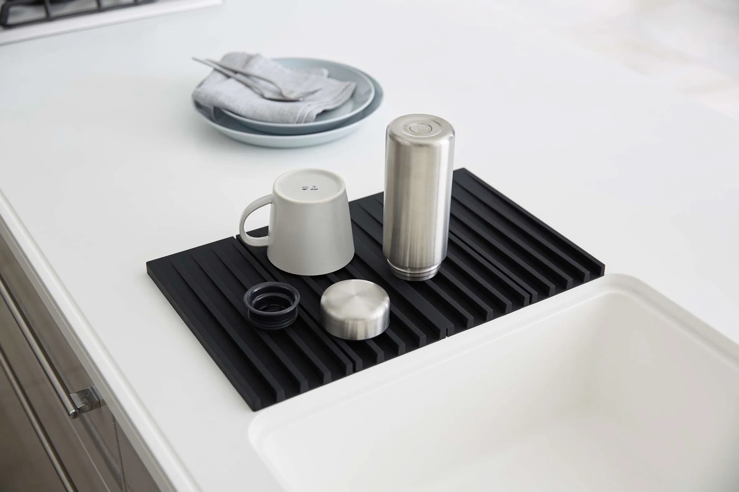 Folding Dish Drainer Mat & Trivet - Silicone - Image 10
