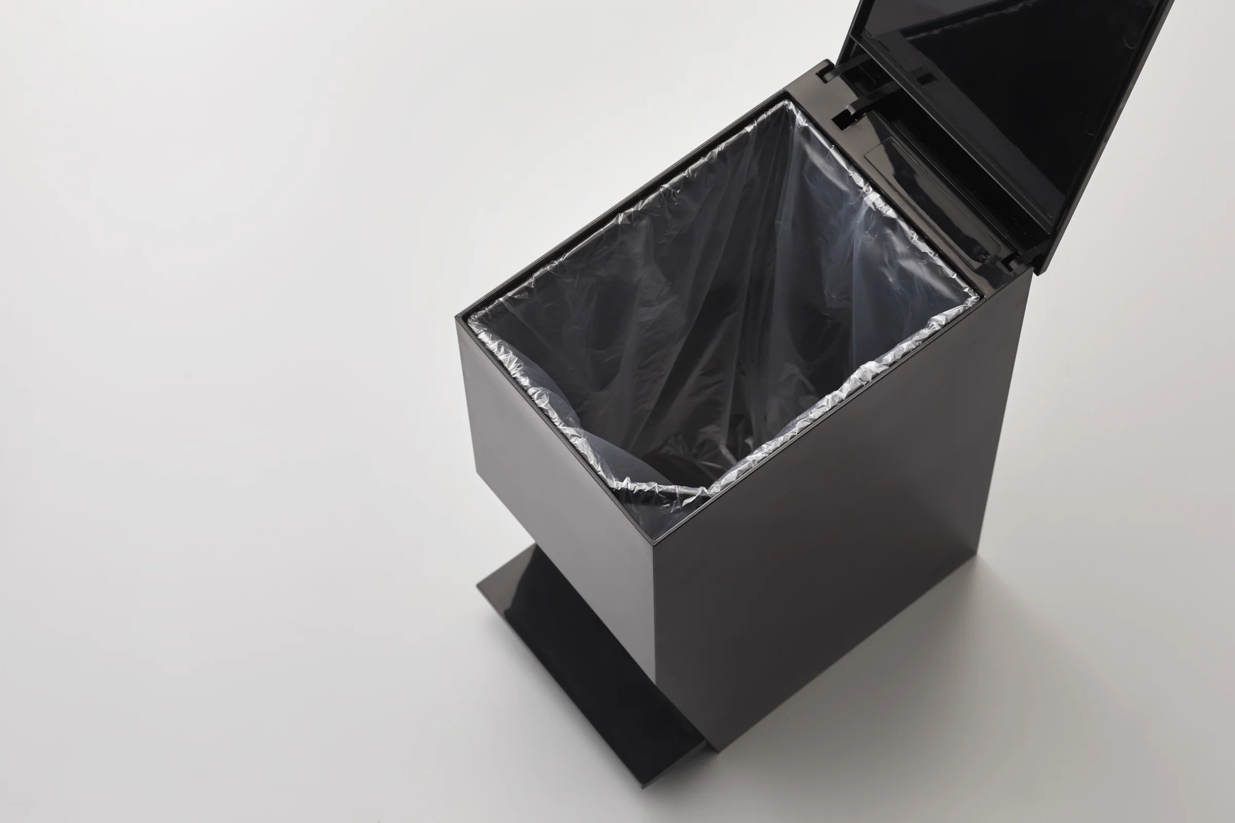 Step Trash Can - Image 13