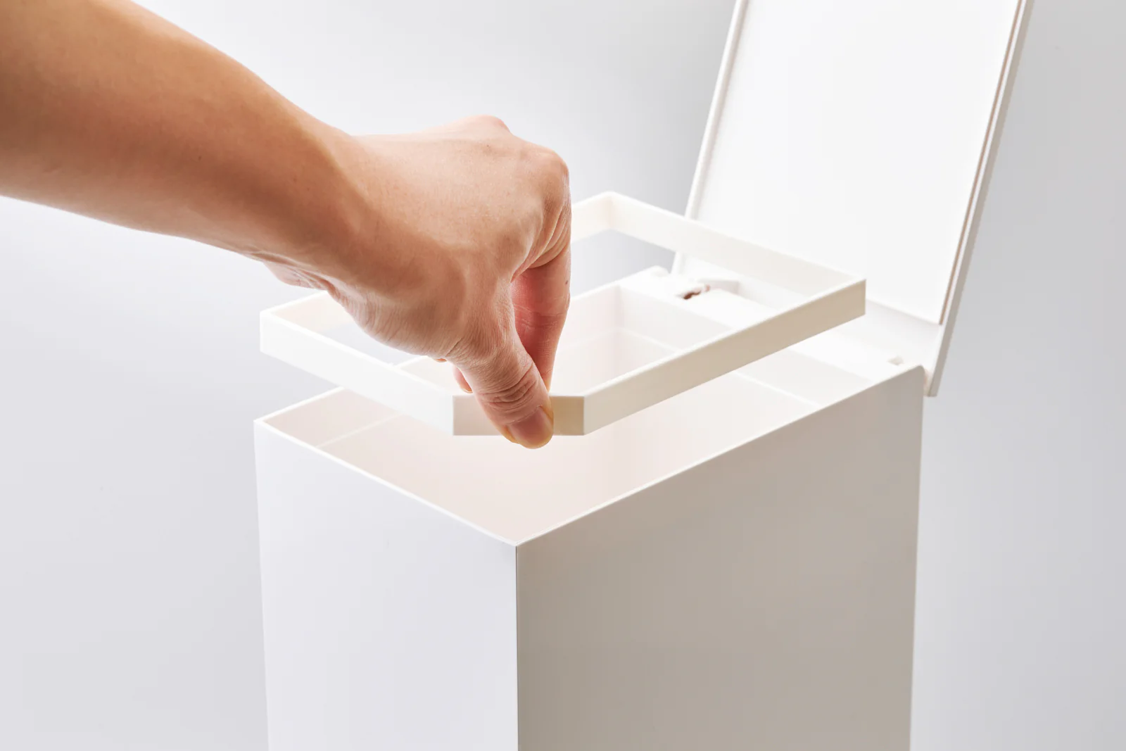 Step Trash Can - Image 5