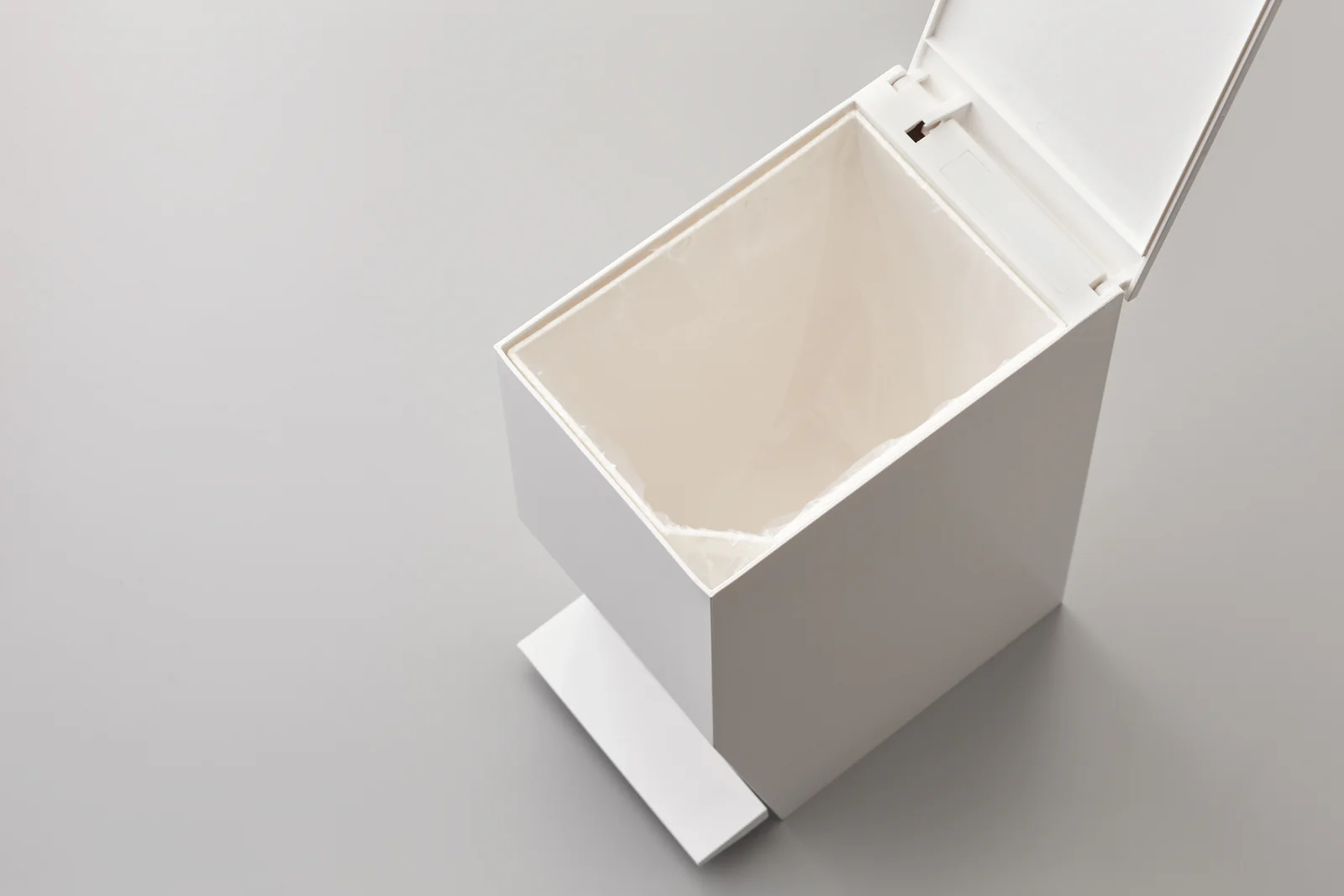 Step Trash Can - Image 6